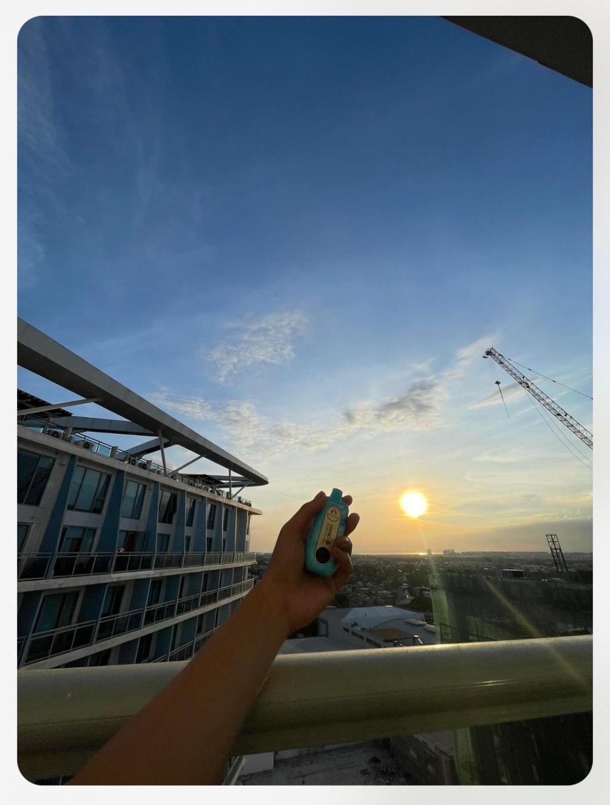The Bahamas & Maldives Suites At Azure Residences Paranaque 15 Mins Manila Airport T3 Экстерьер фото