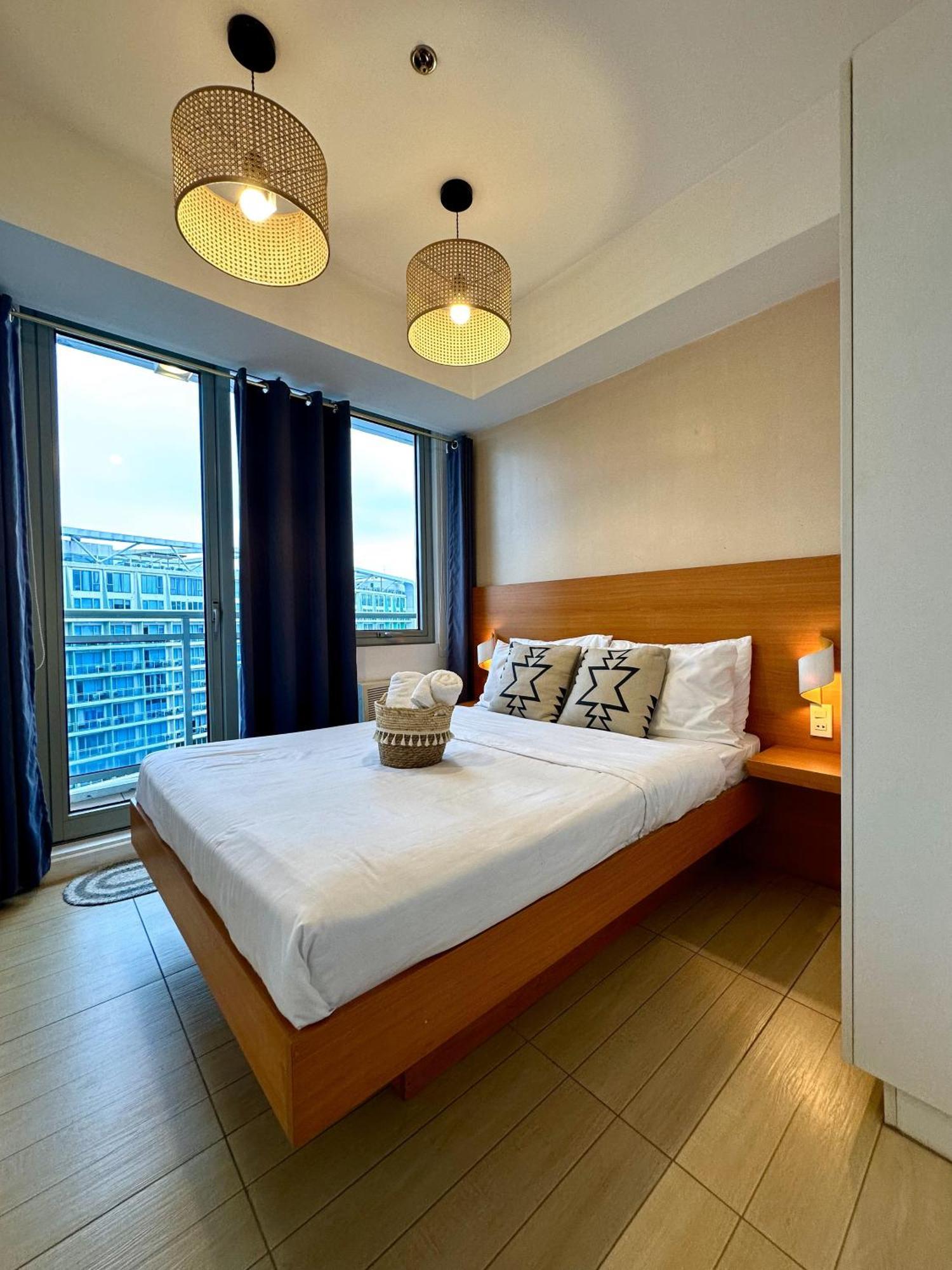 The Bahamas & Maldives Suites At Azure Residences Paranaque 15 Mins Manila Airport T3 Экстерьер фото